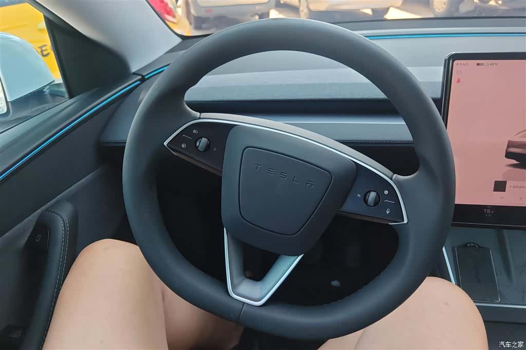 Tesla Model Y, 2025 14