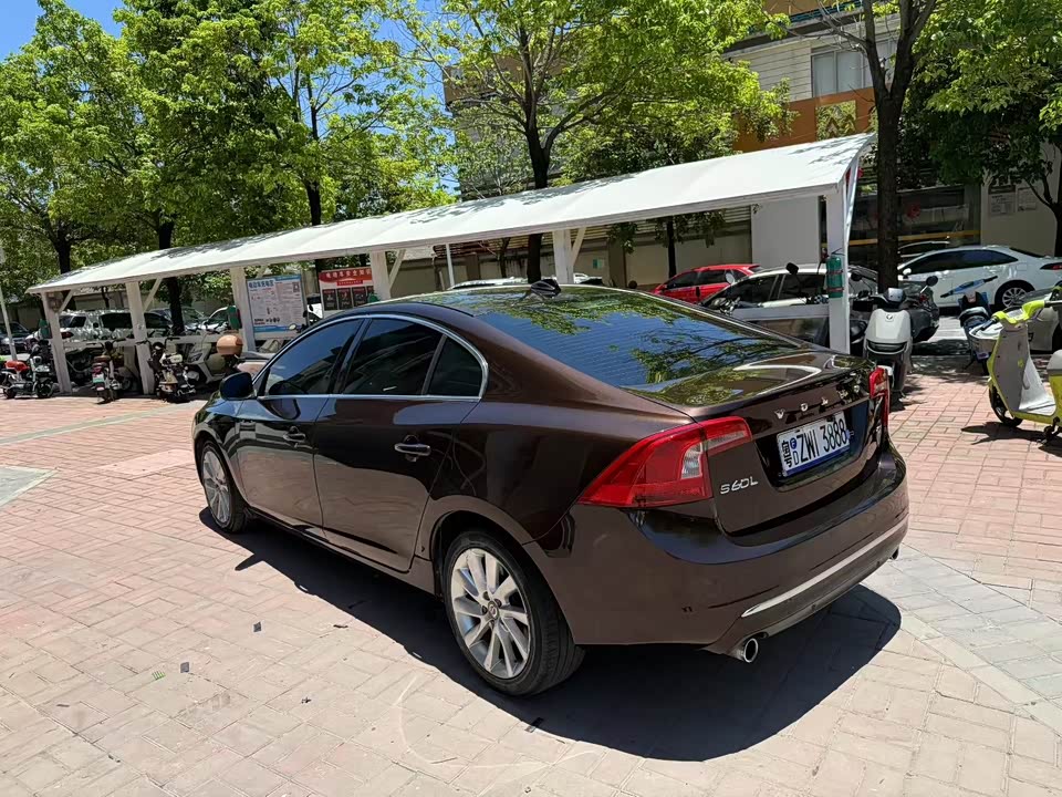 Volvo S60