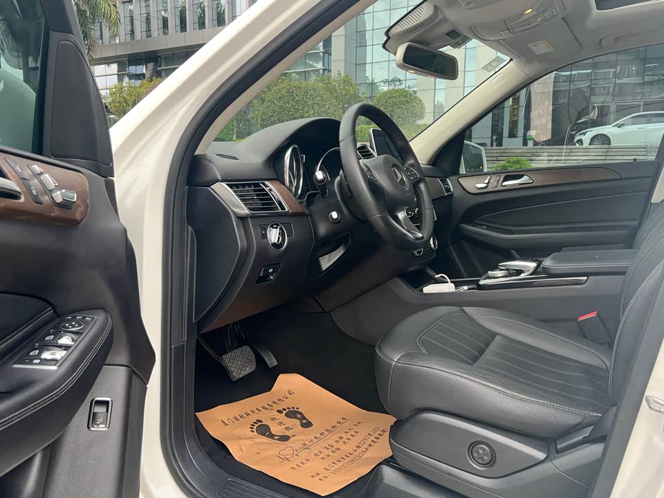Mercedes-Benz GLE Mercedes-Benz GLE