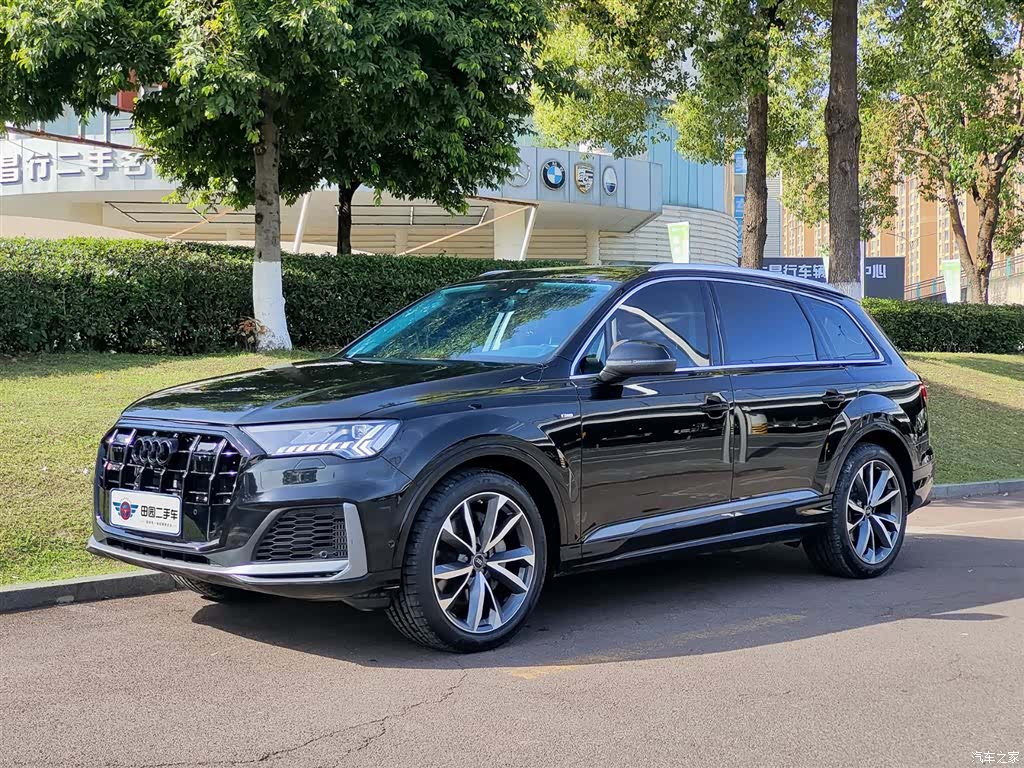 Audi Q7, 2024 1