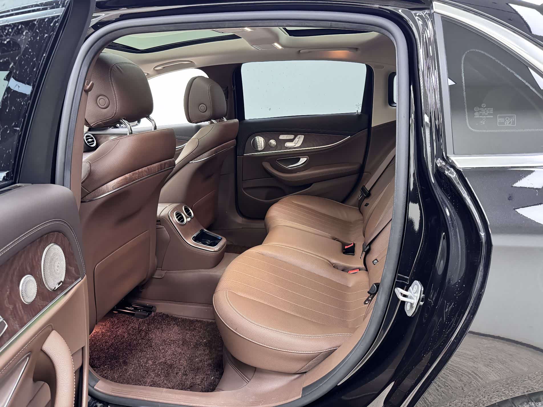 Mercedes-Benz E-Class, 2022 17