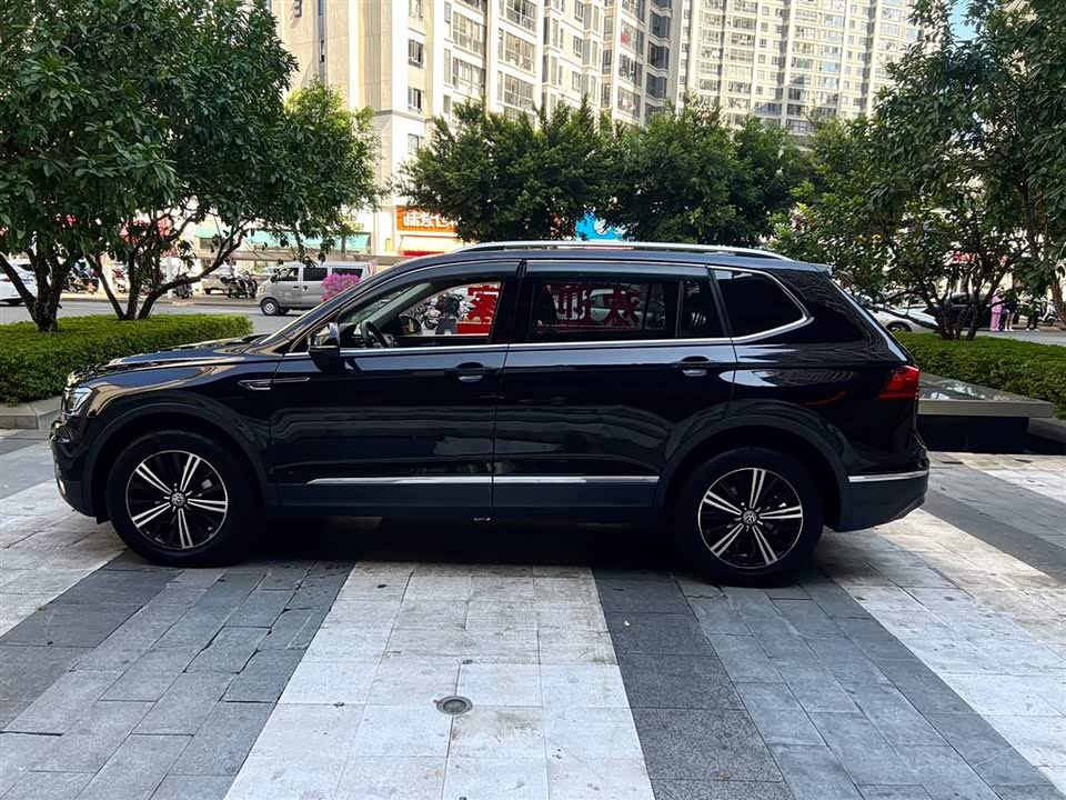 Volkswagen Tiguan L