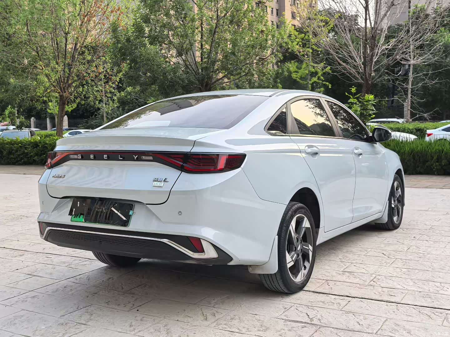 Geely Emgrand, 2022 9
