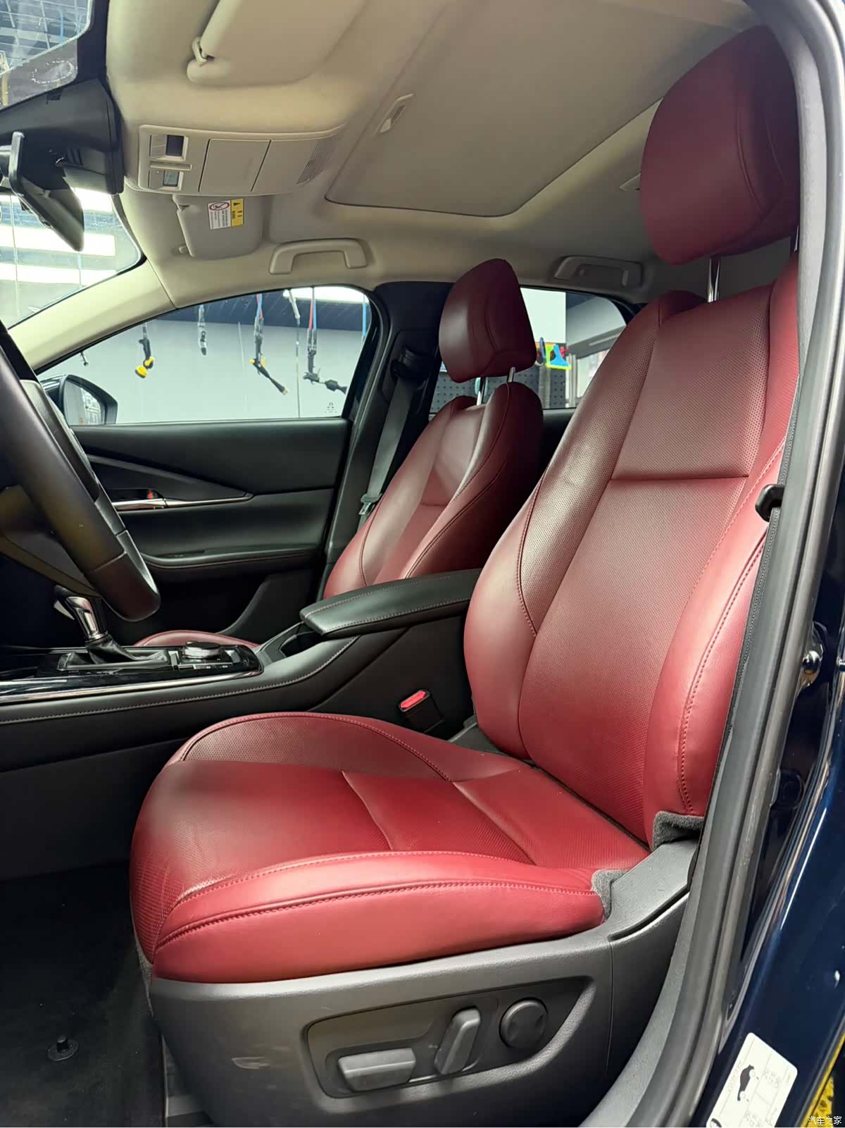 Mazda CX-30, 2023 11