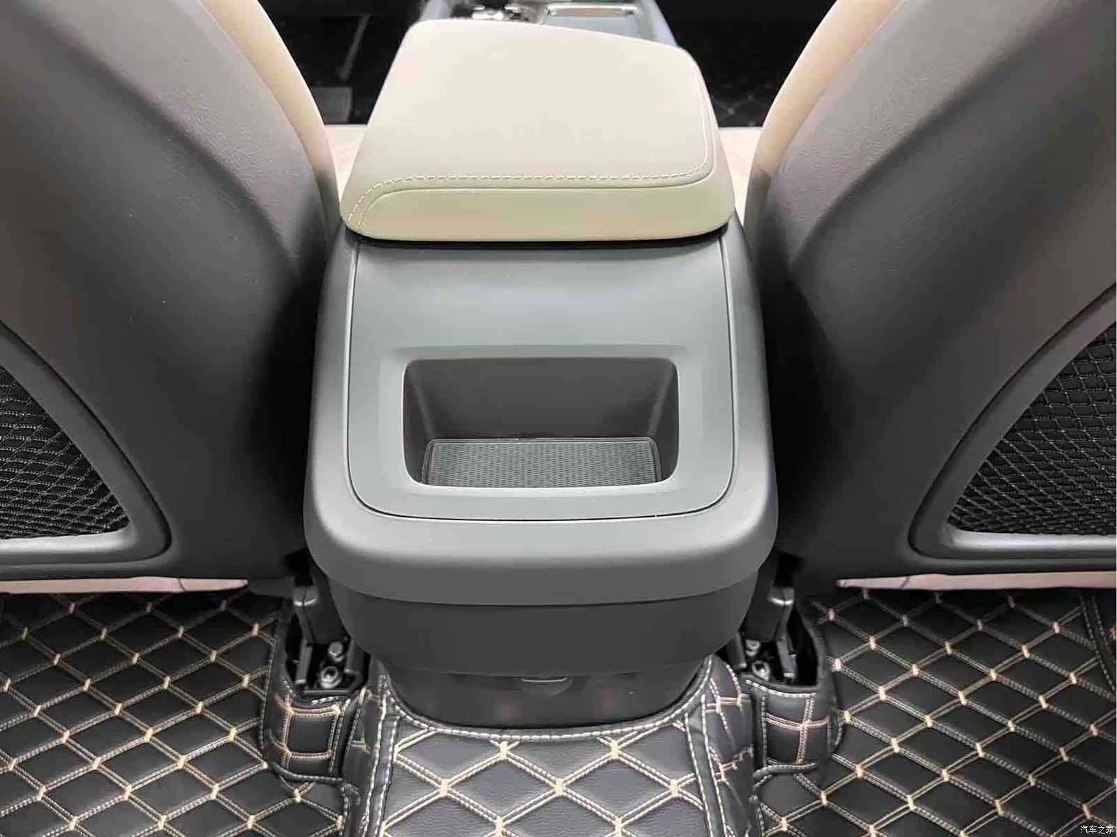 Volvo XC60, 2026 13