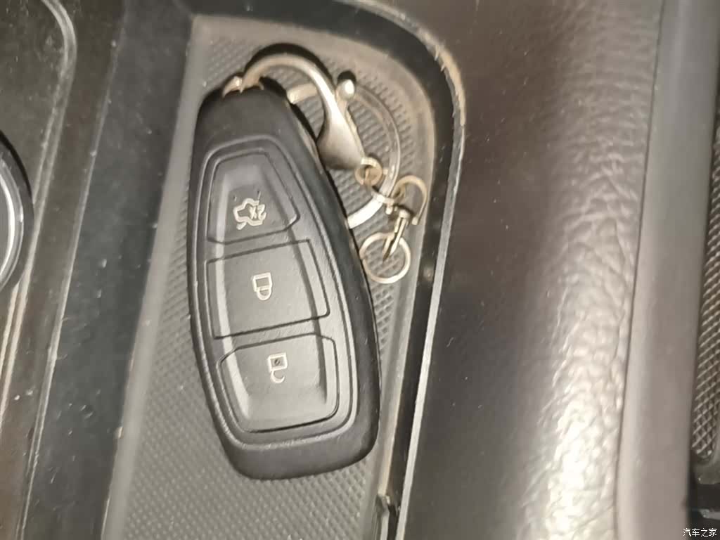 Ford Kuga, 2019 9