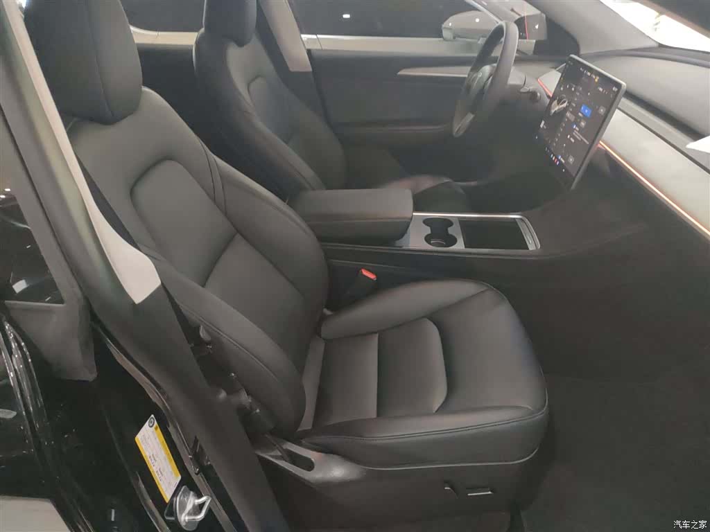 Tesla Model Y, 2024 16