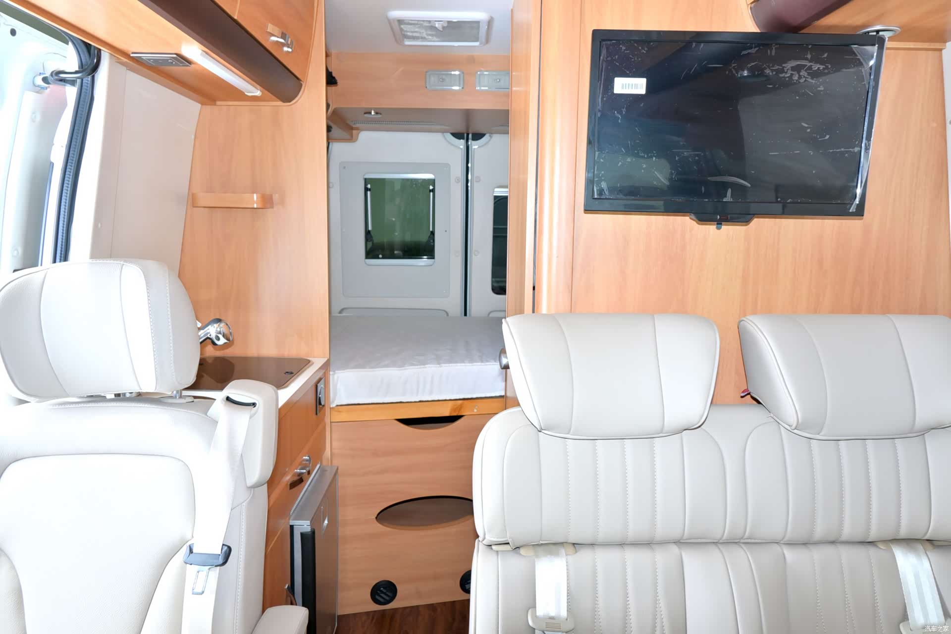 Maxus V80, 2018 17
