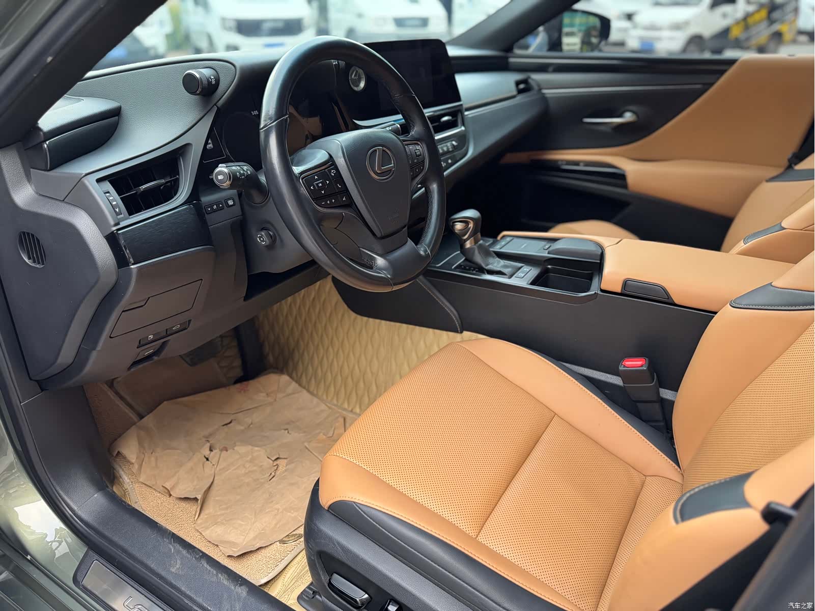 Lexus ES, 2022 9