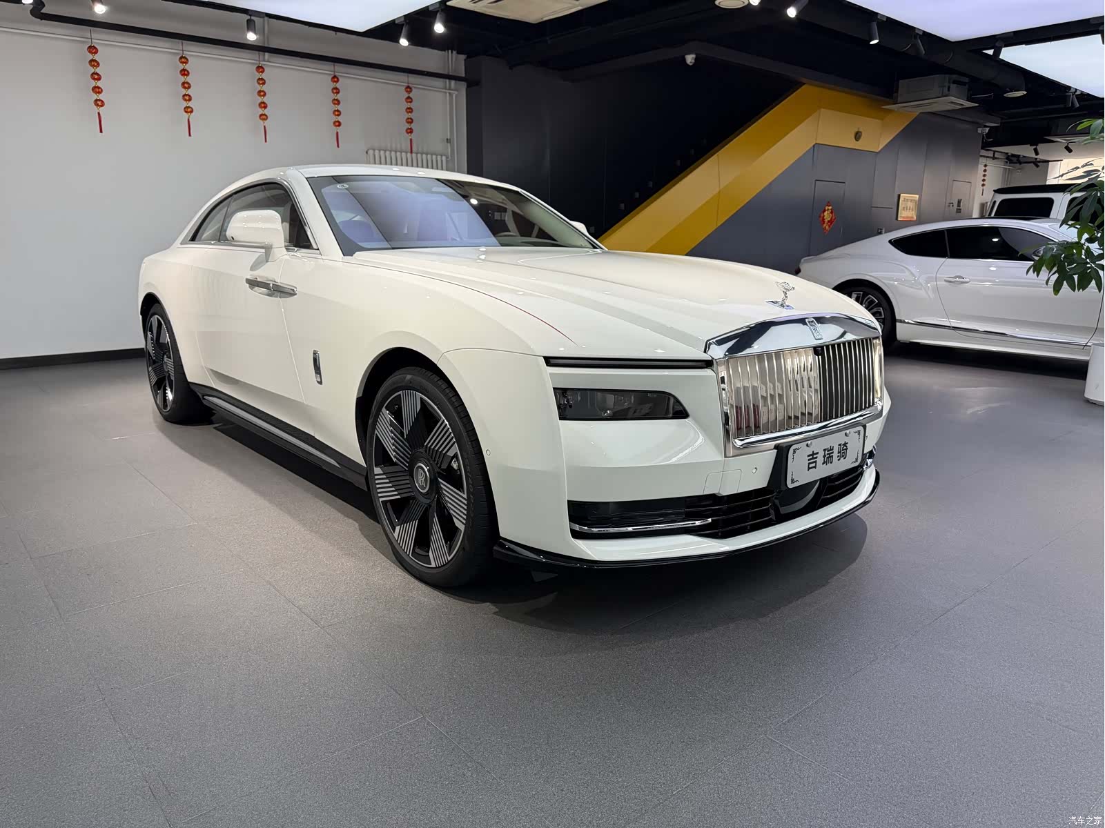 Rolls-Royce Spectre, 2026 3