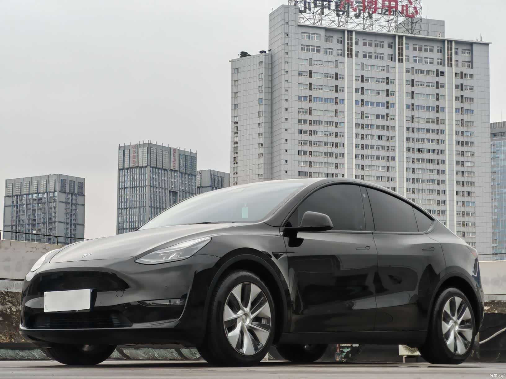 Tesla Model Y, 2022 1
