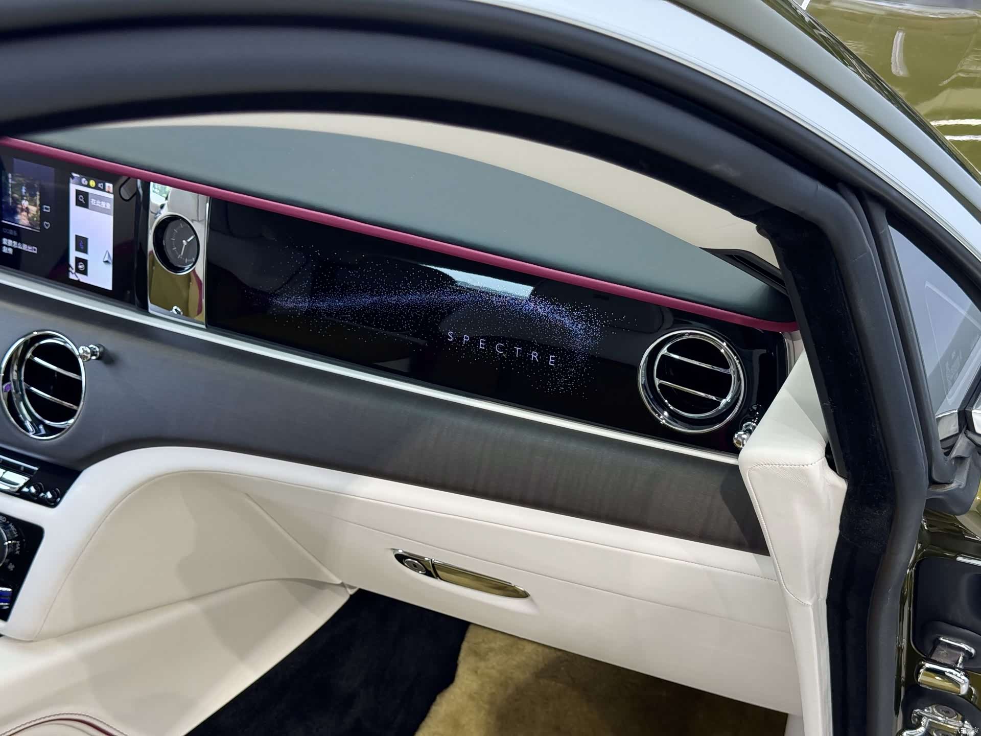 Rolls-Royce Spectre, 2025 6
