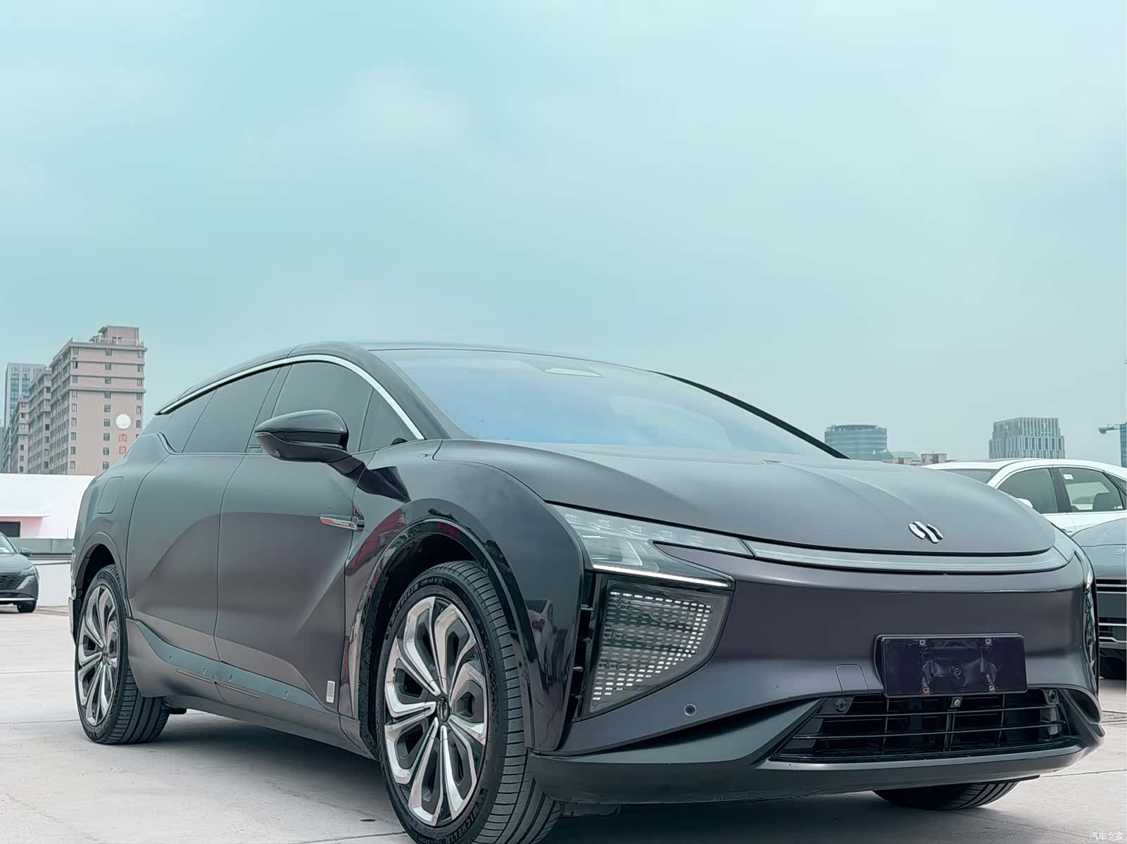 HiPhi X, 2022 3