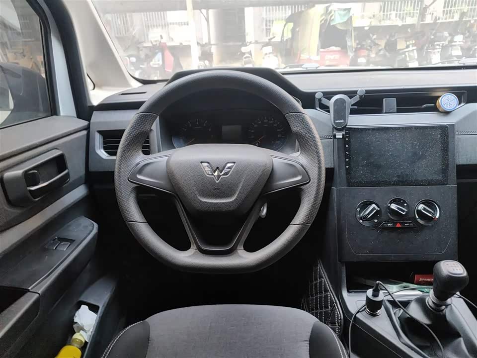 Wuling Wuling Hongguang PLUS