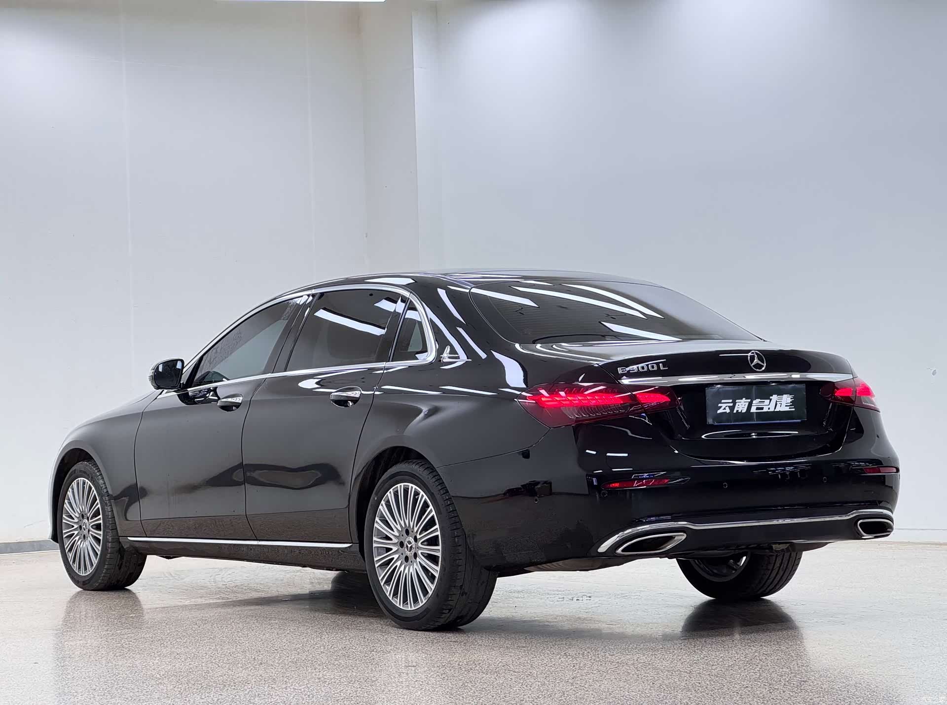 Mercedes-Benz E-Class, 2022 4