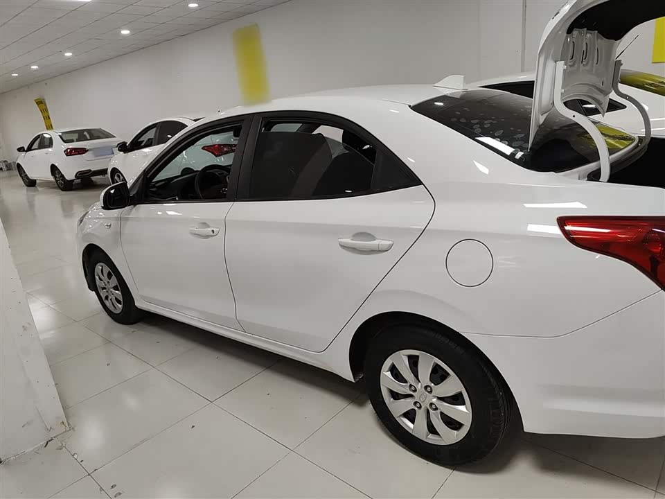 Hyundai Rena
