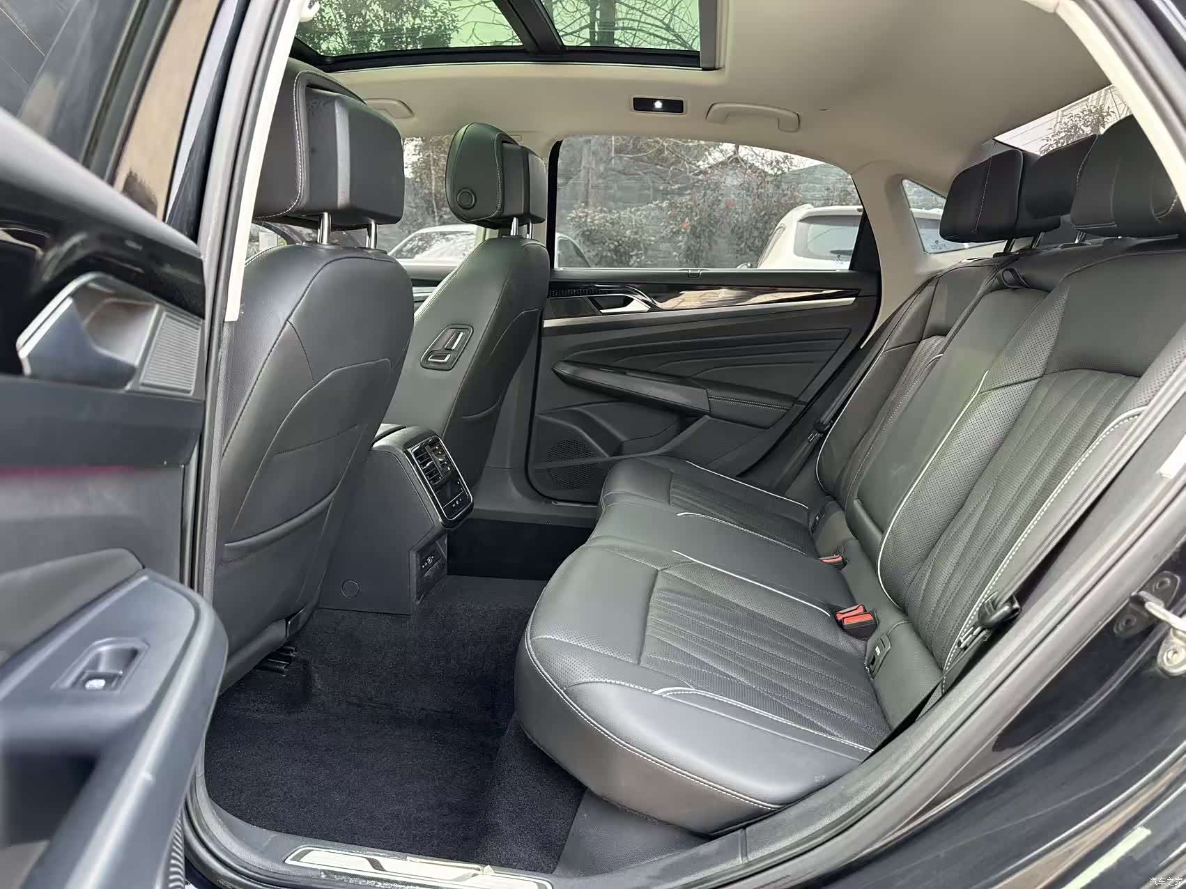 Volkswagen Passat, 2022 7