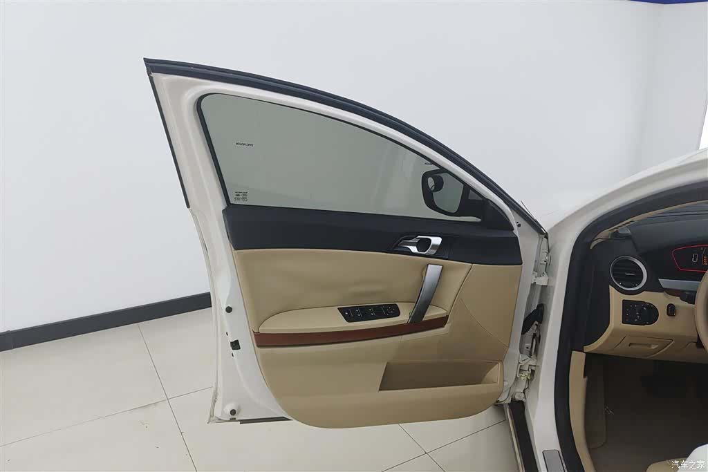 Roewe 550, 2012 7
