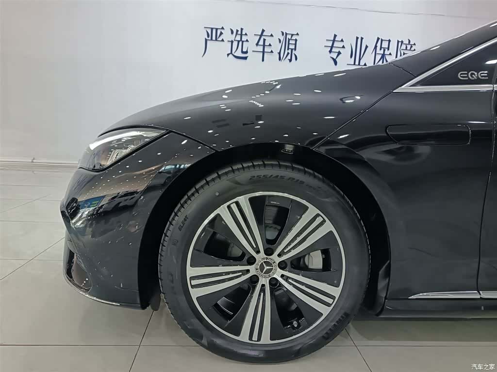 Mercedes-Benz EQE, 2025 6