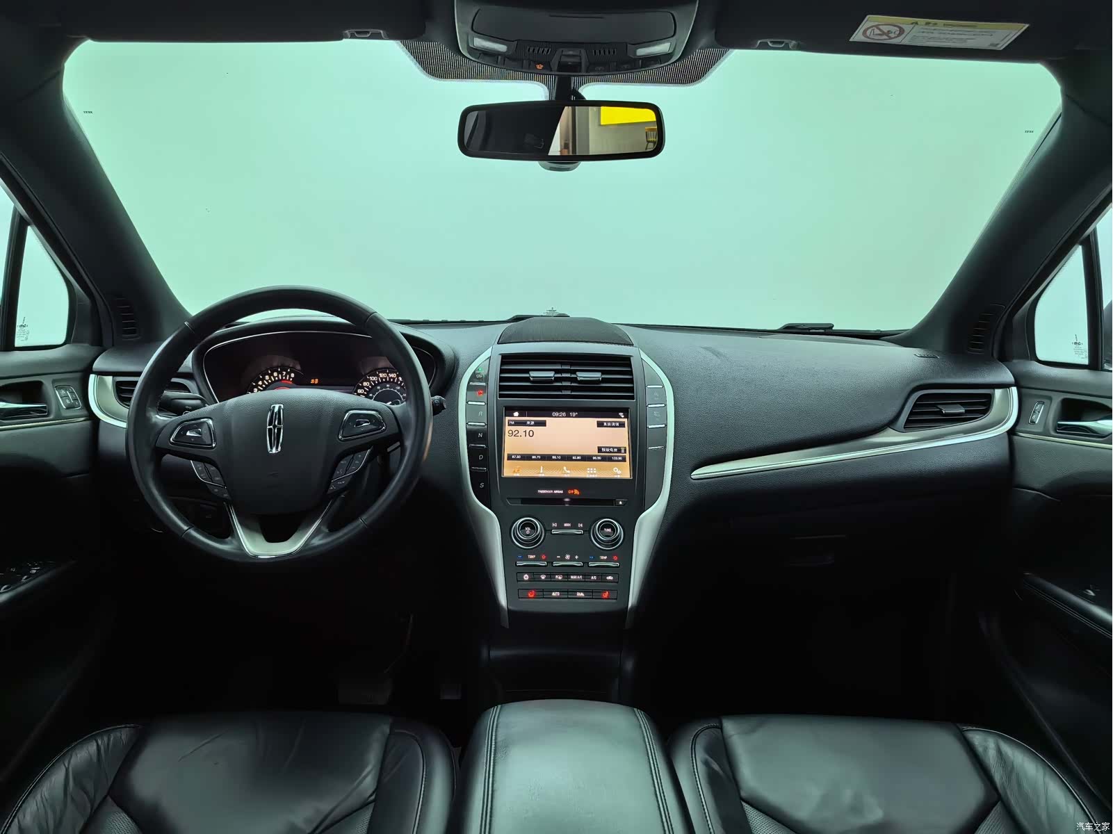 Lincoln MKC, 2019 19