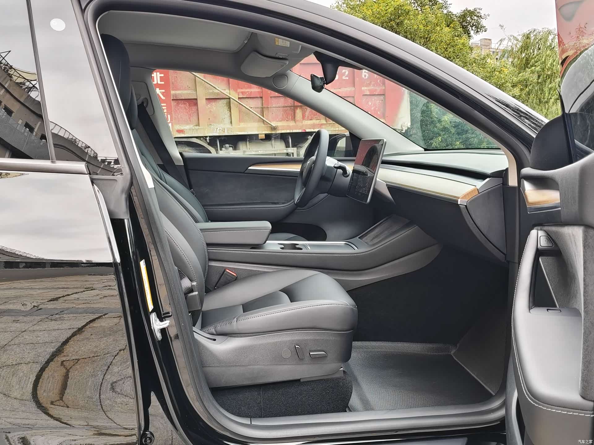 Tesla Model Y, 2021 13