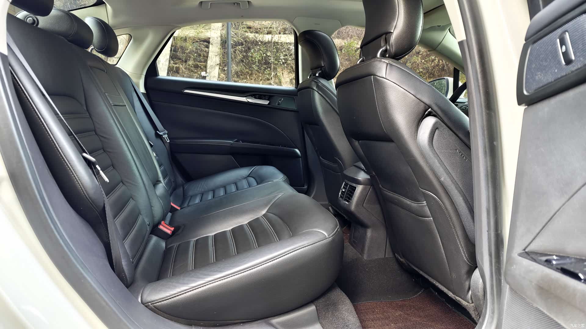 Ford Mondeo, 2016 13
