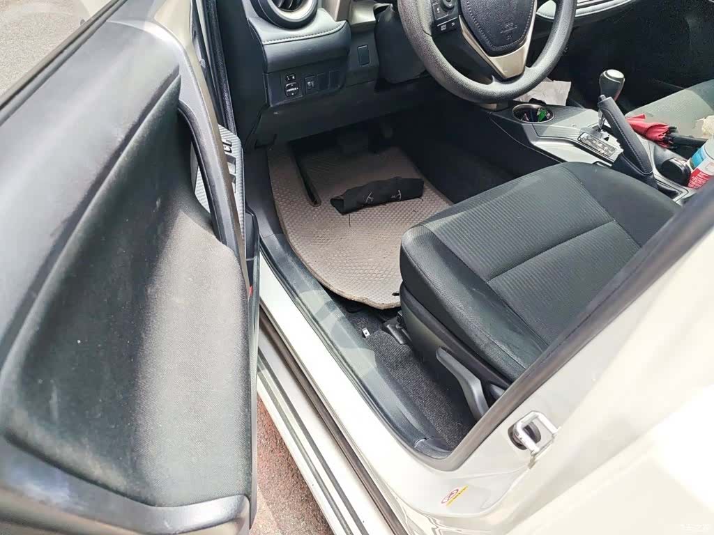 Toyota RAV4, 2016 14
