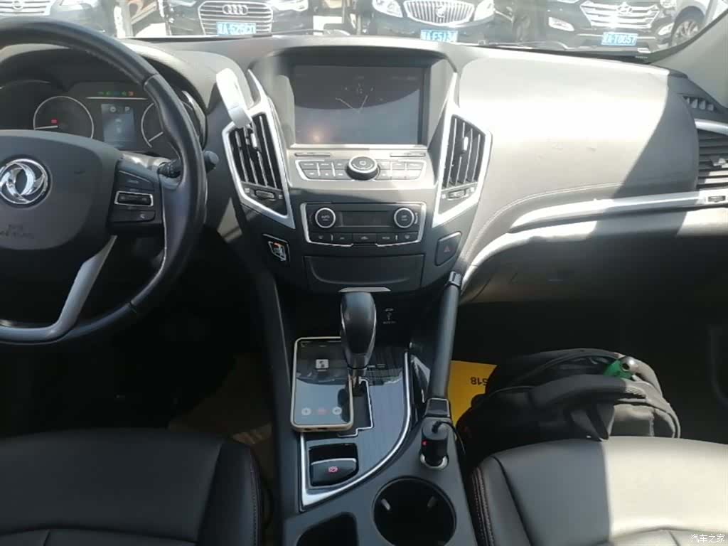 DongFeng AX7, 2016 13