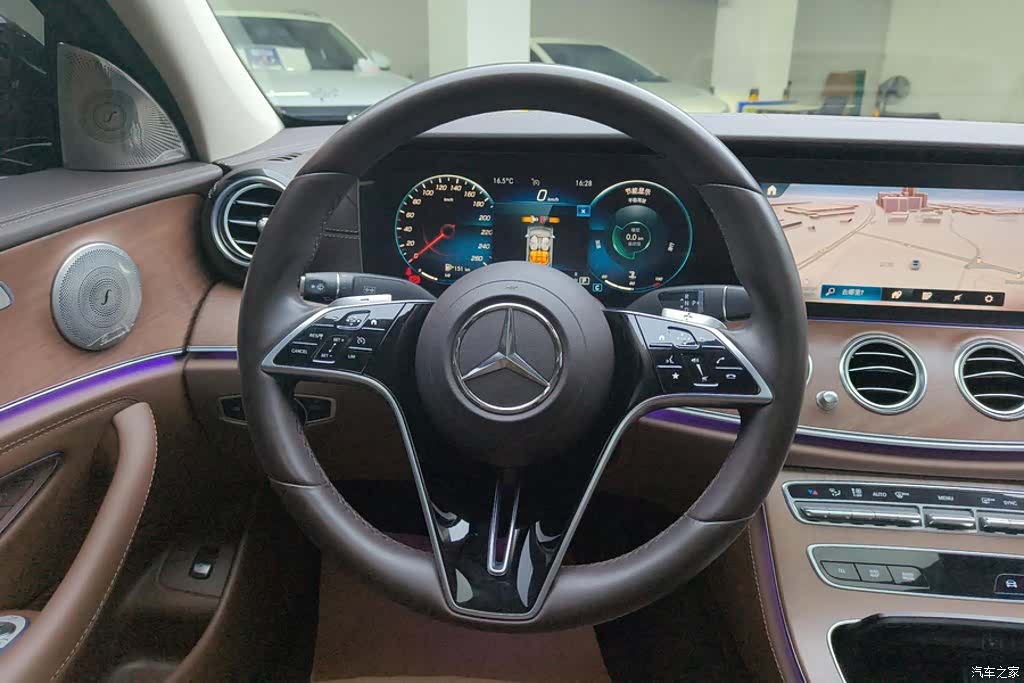 Mercedes-Benz E-Class, 2022 15