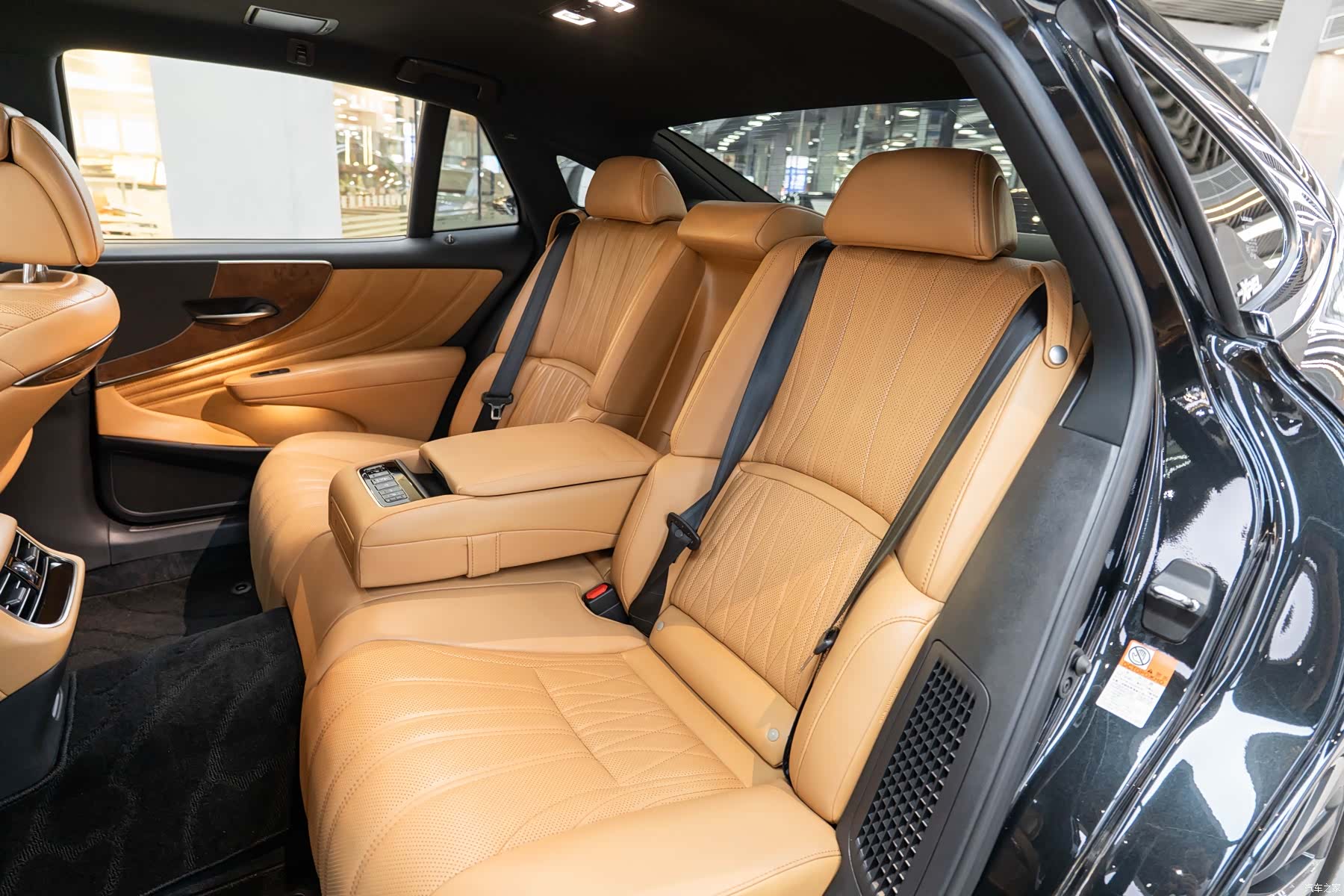 Lexus LS, 2021 12