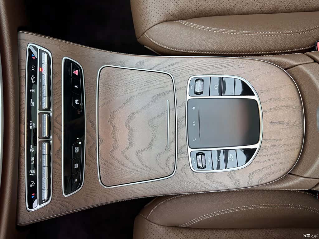 Mercedes-Benz E-Class, 2022 15