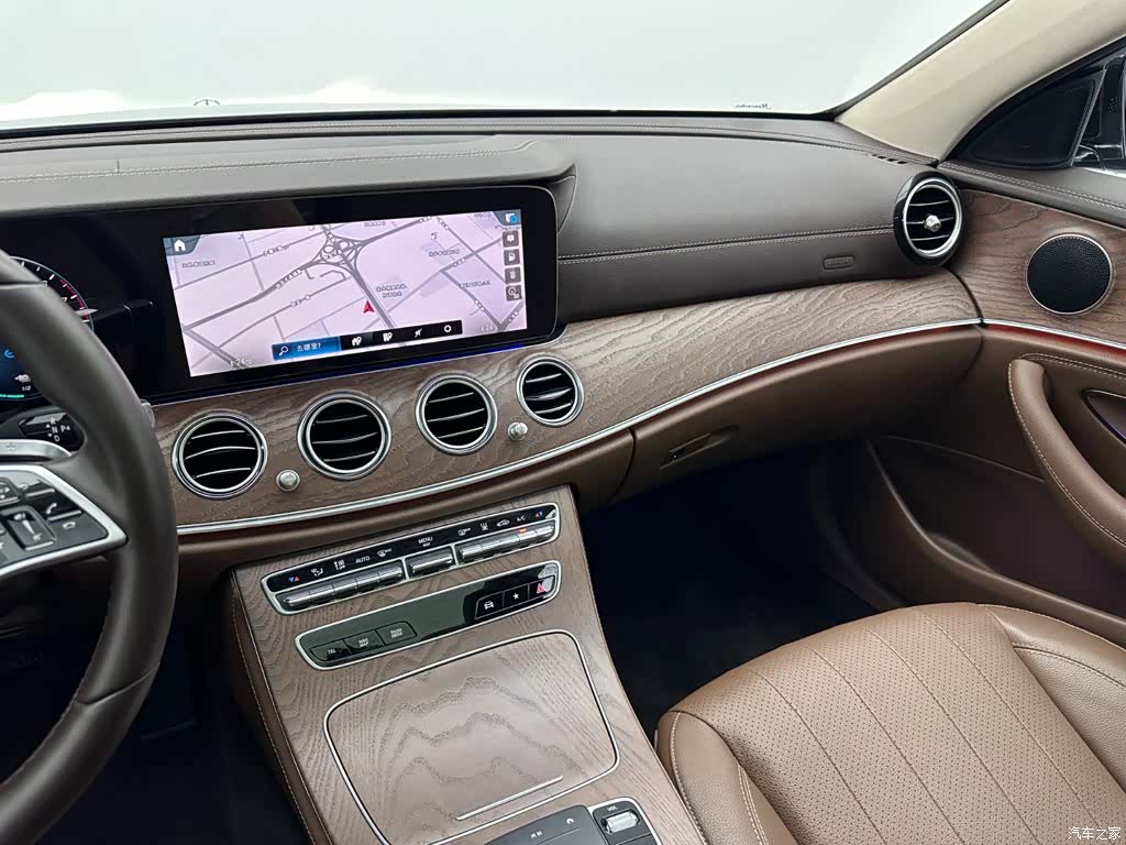 Mercedes-Benz E-Class, 2022 13