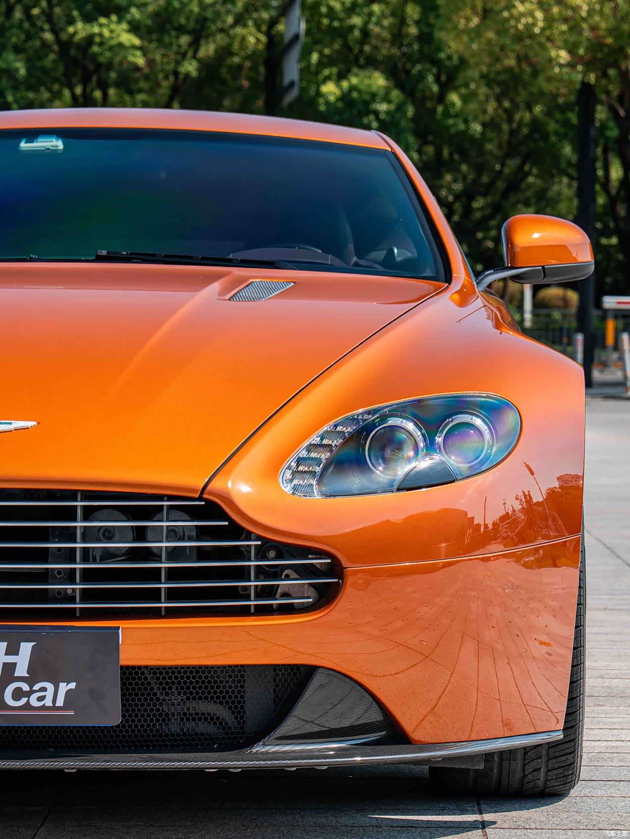 Aston Martin Vantage, 2014 3