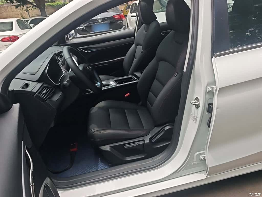 Geely Binray, 2019 15