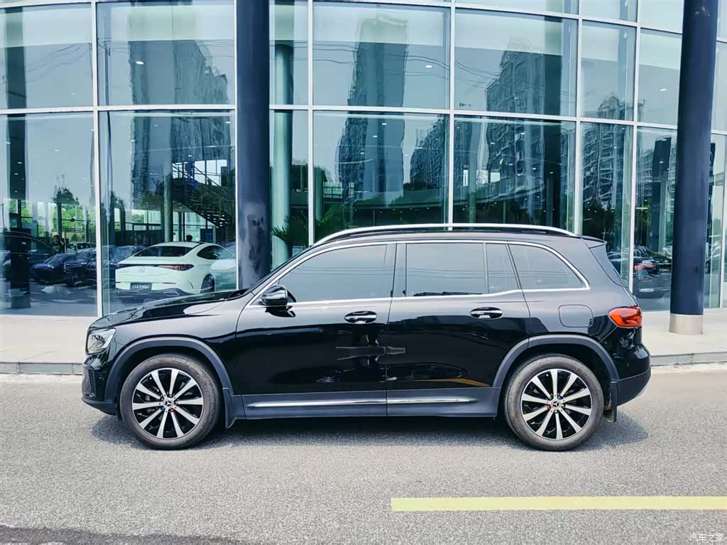 Mercedes-Benz GLB, 2024 3