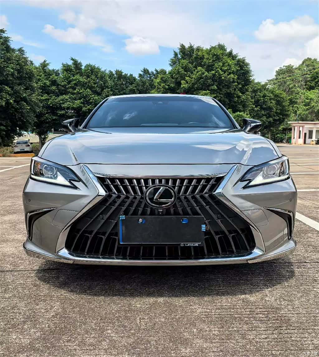 Lexus ES, 2022 7