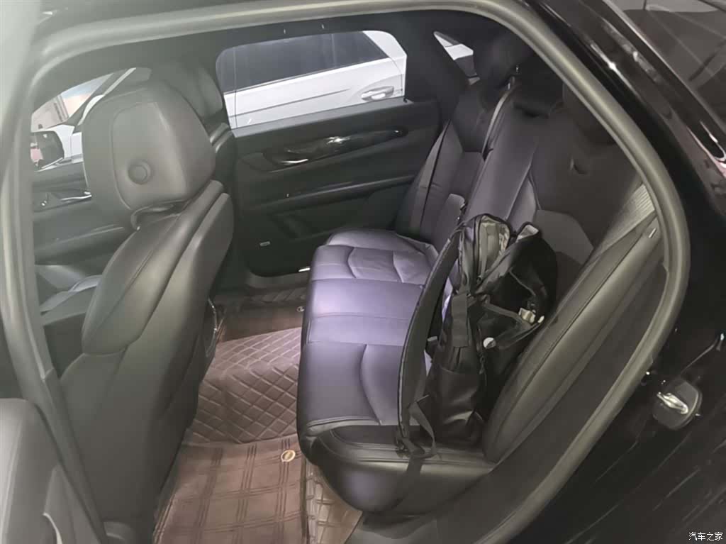 Cadillac CT6, 2023 17
