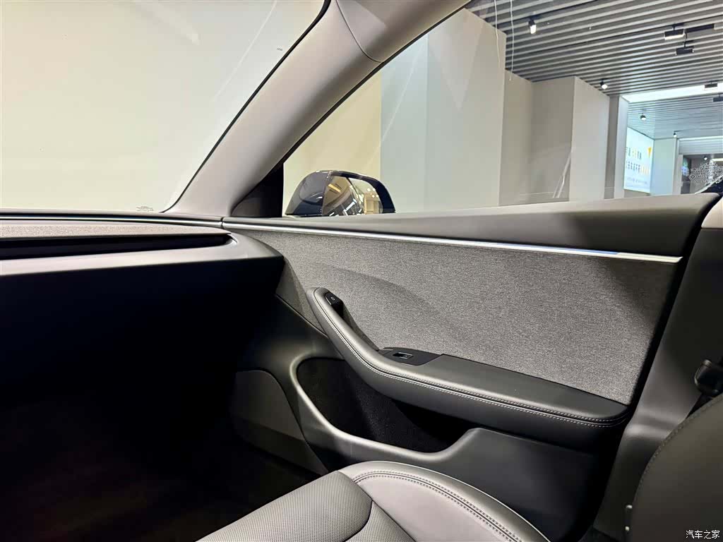 Tesla Model 3, 2024 22