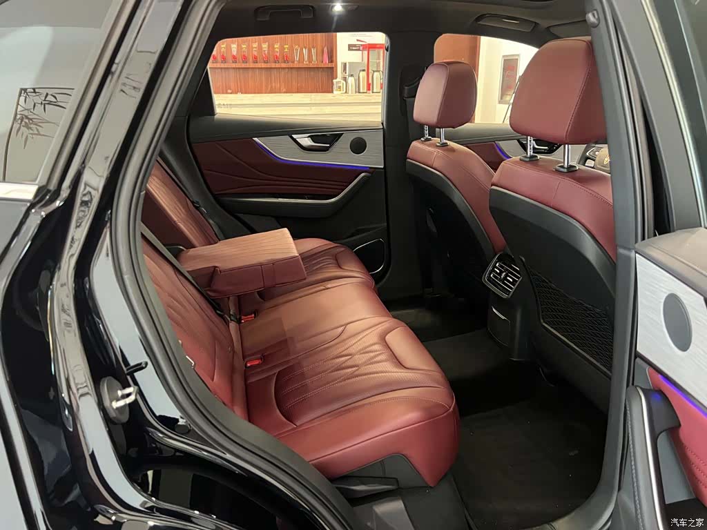 Hongqi HS5, 2024 11