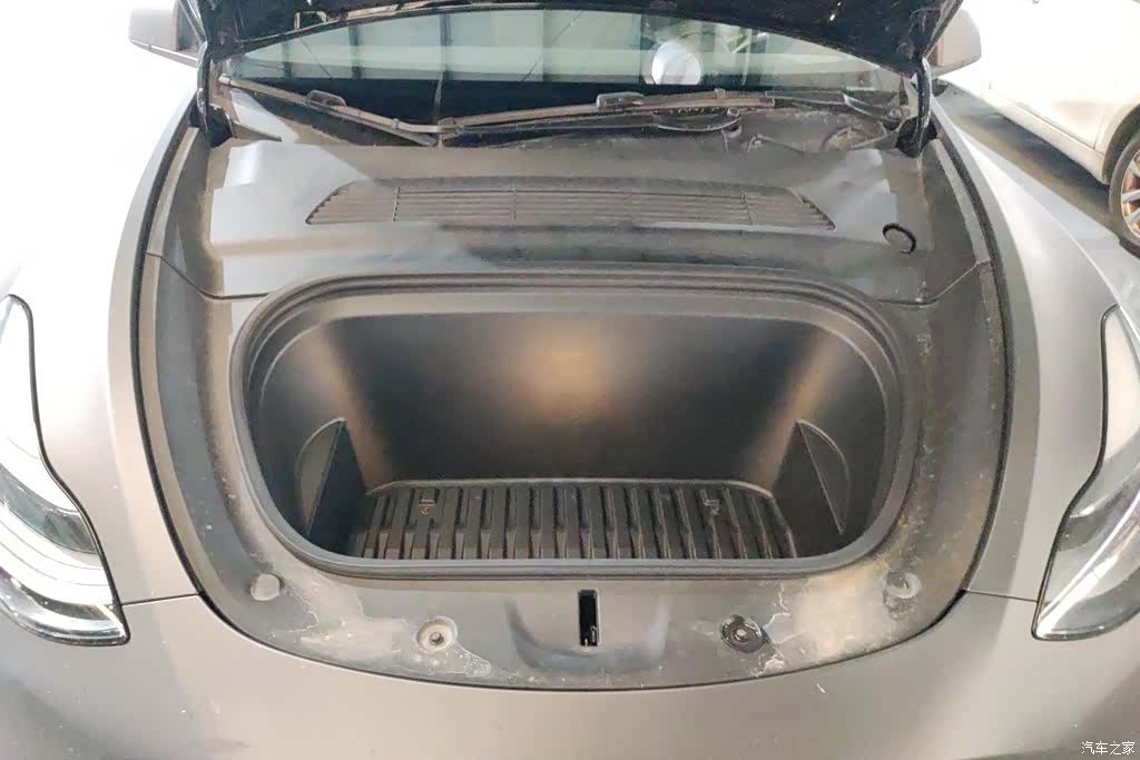 Tesla Model Y, 2021 10