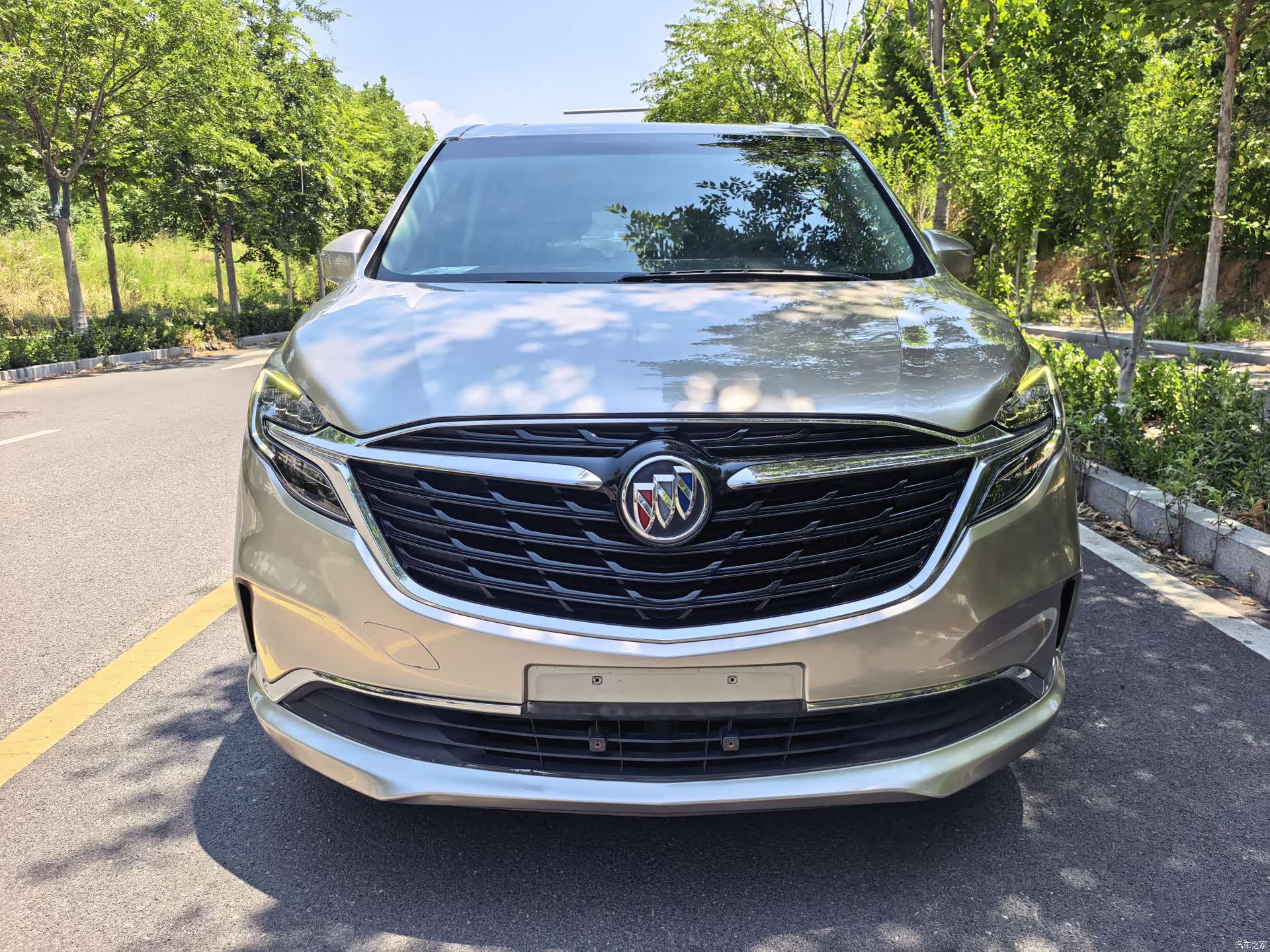 Buick GL8, 2022 3