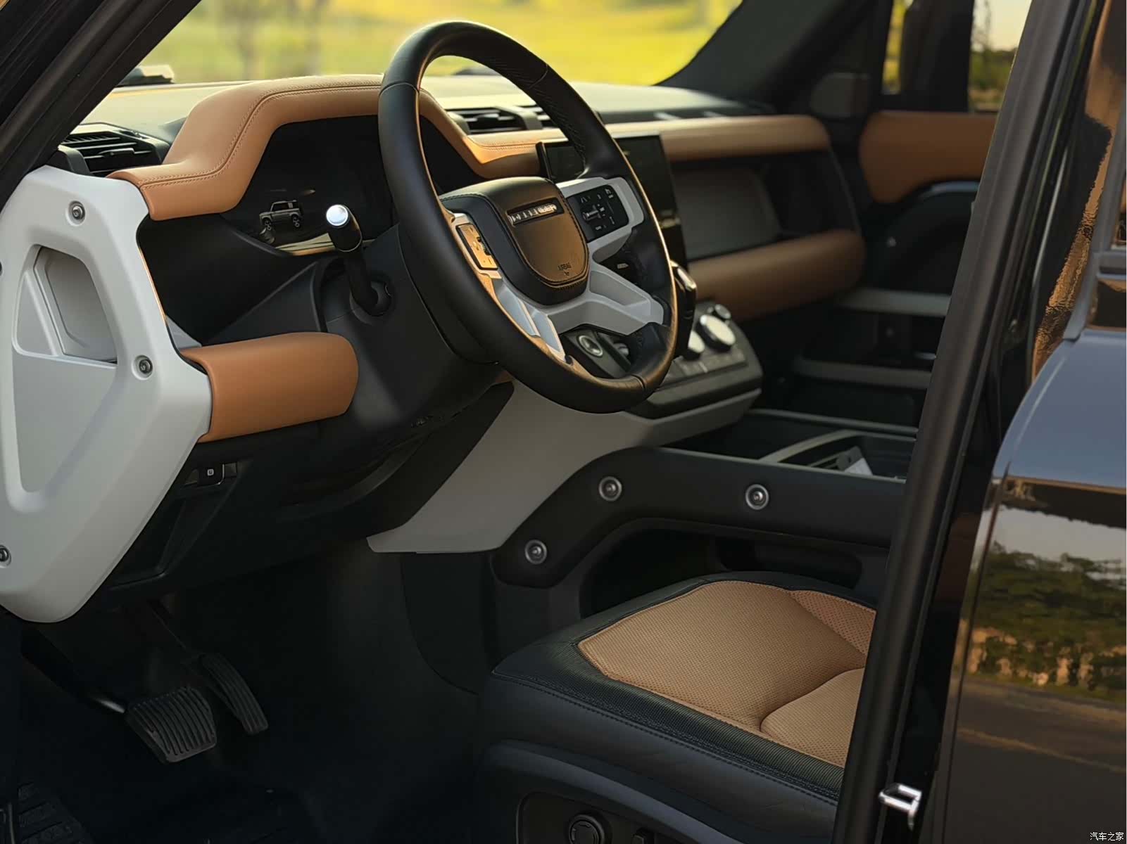 Land Rover Defender, 2024 14