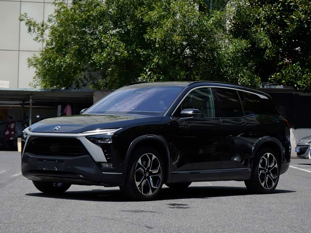NIO ES8