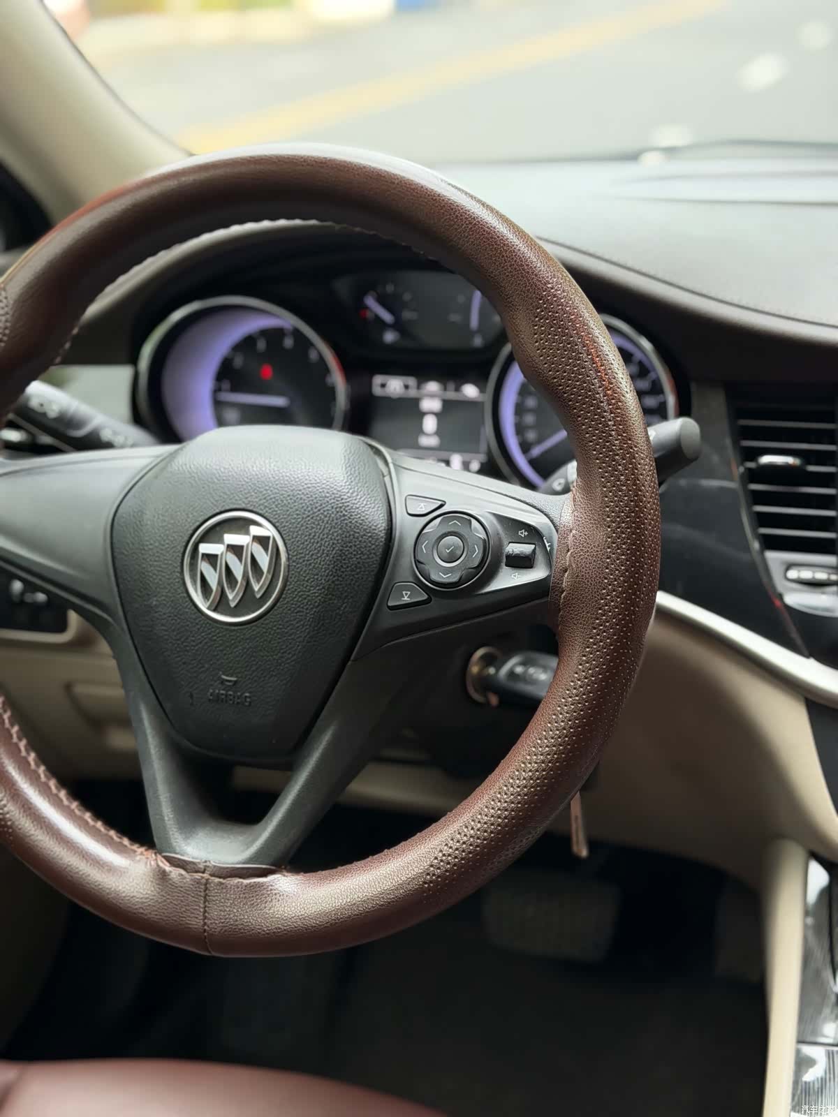 Buick Verano, 2017 13