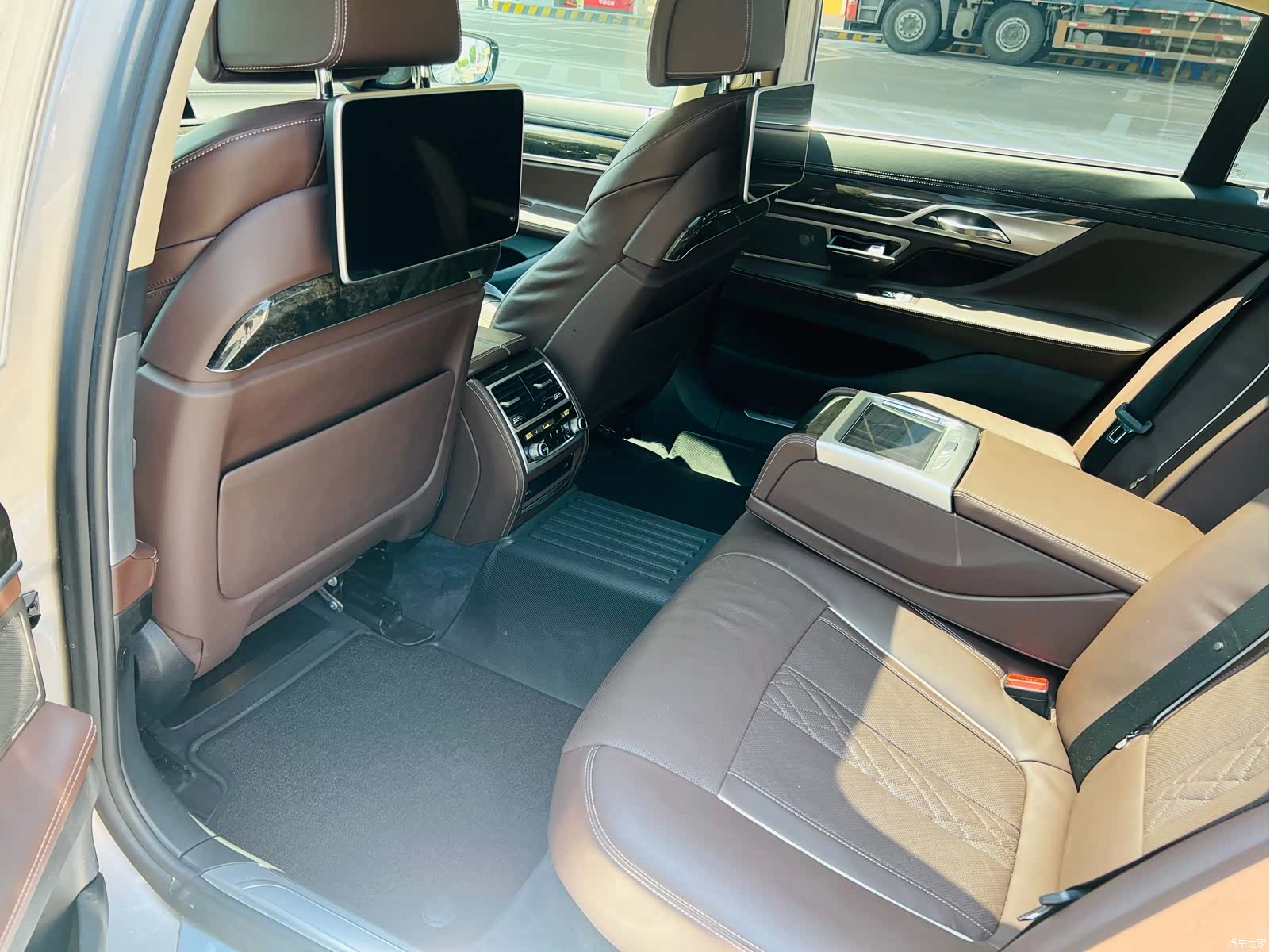 BMW 7 Series, 2017 11