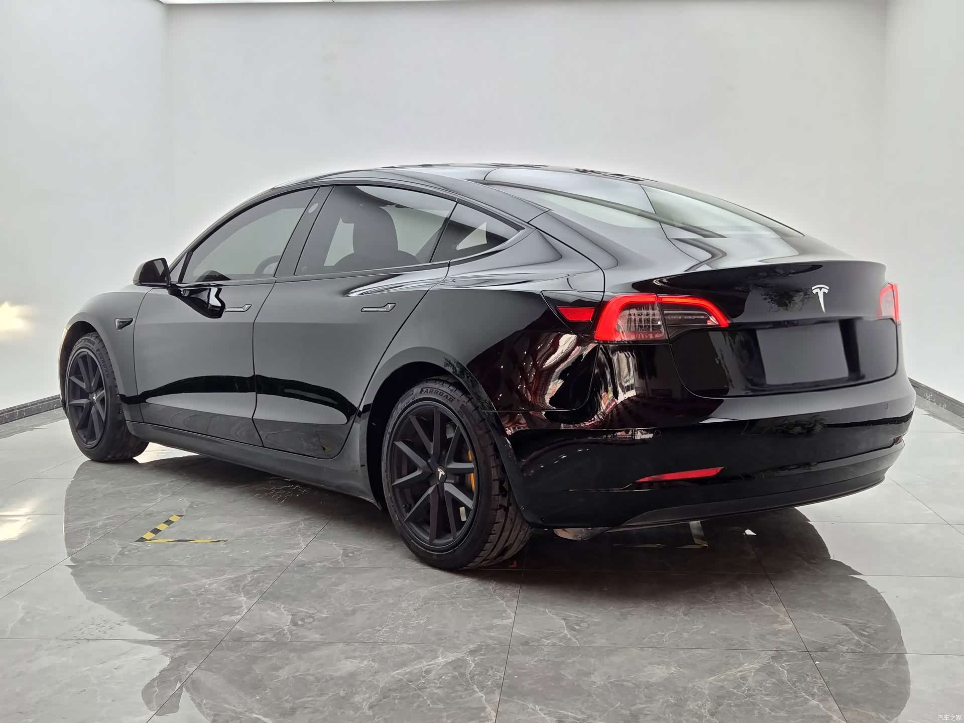 Tesla Model 3, 2020 4