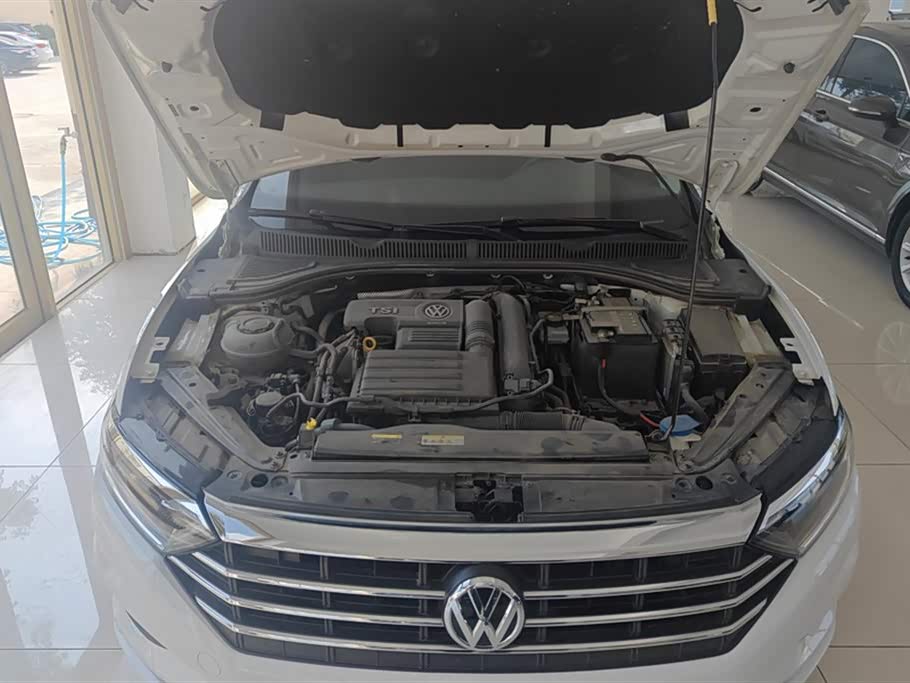 Volkswagen Sagitar