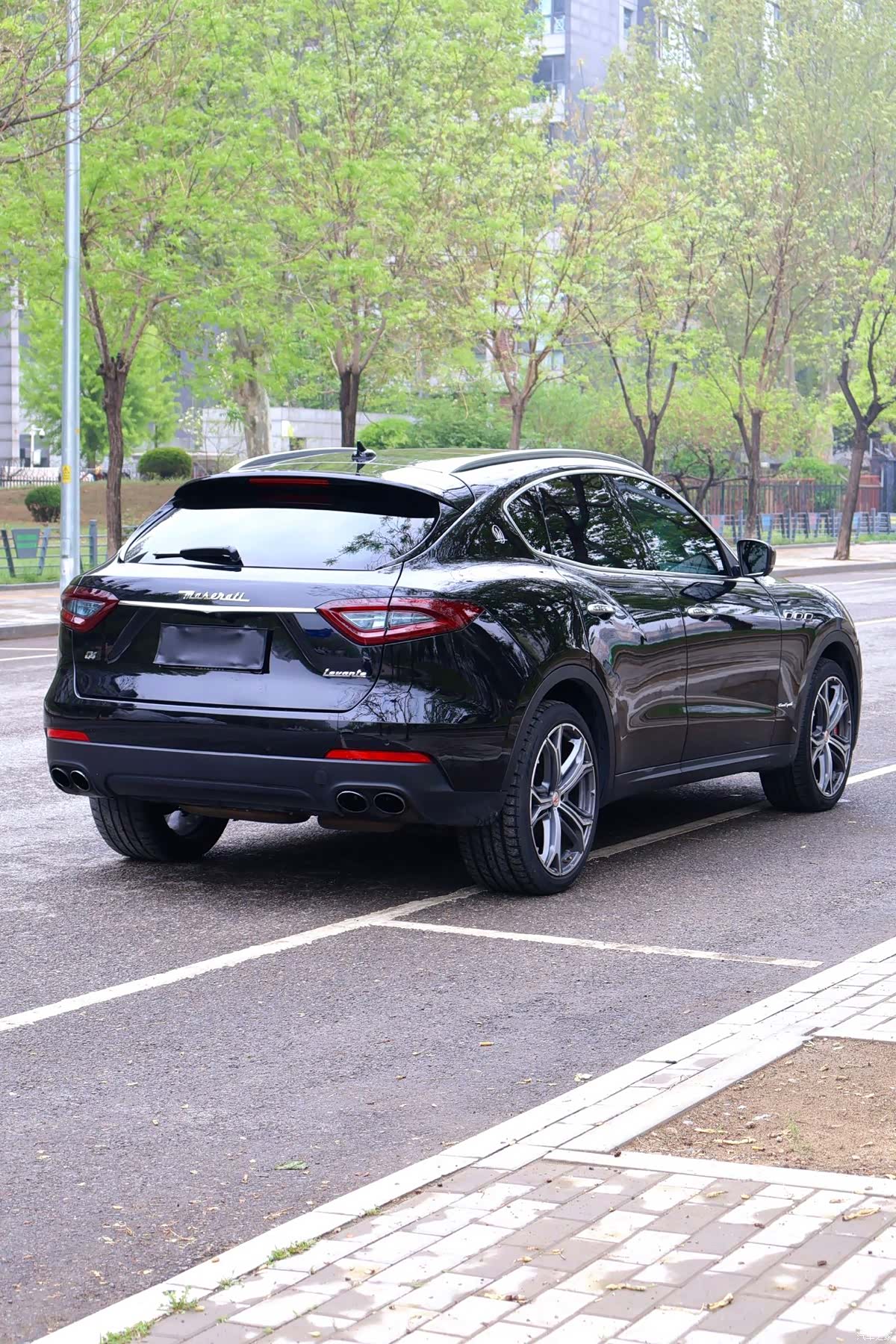 Maserati Levante, 2016 все фото