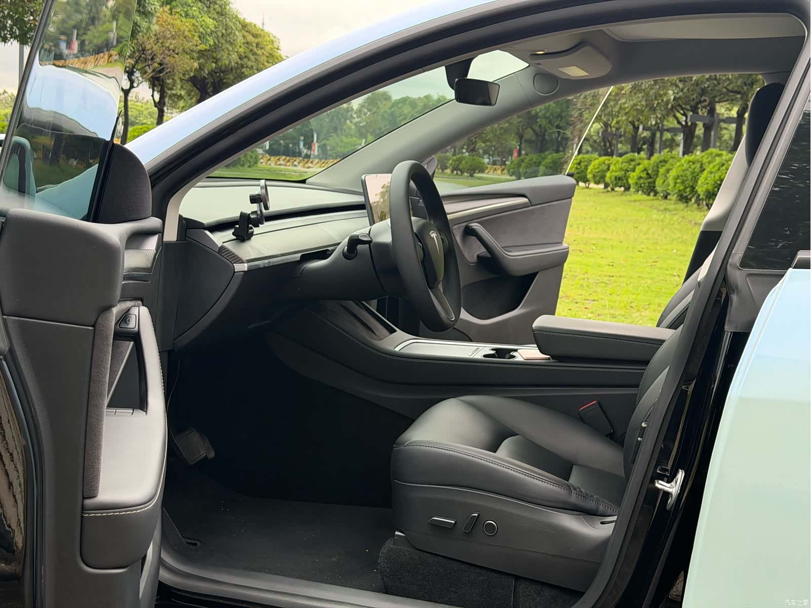 Tesla Model Y, 2021 4