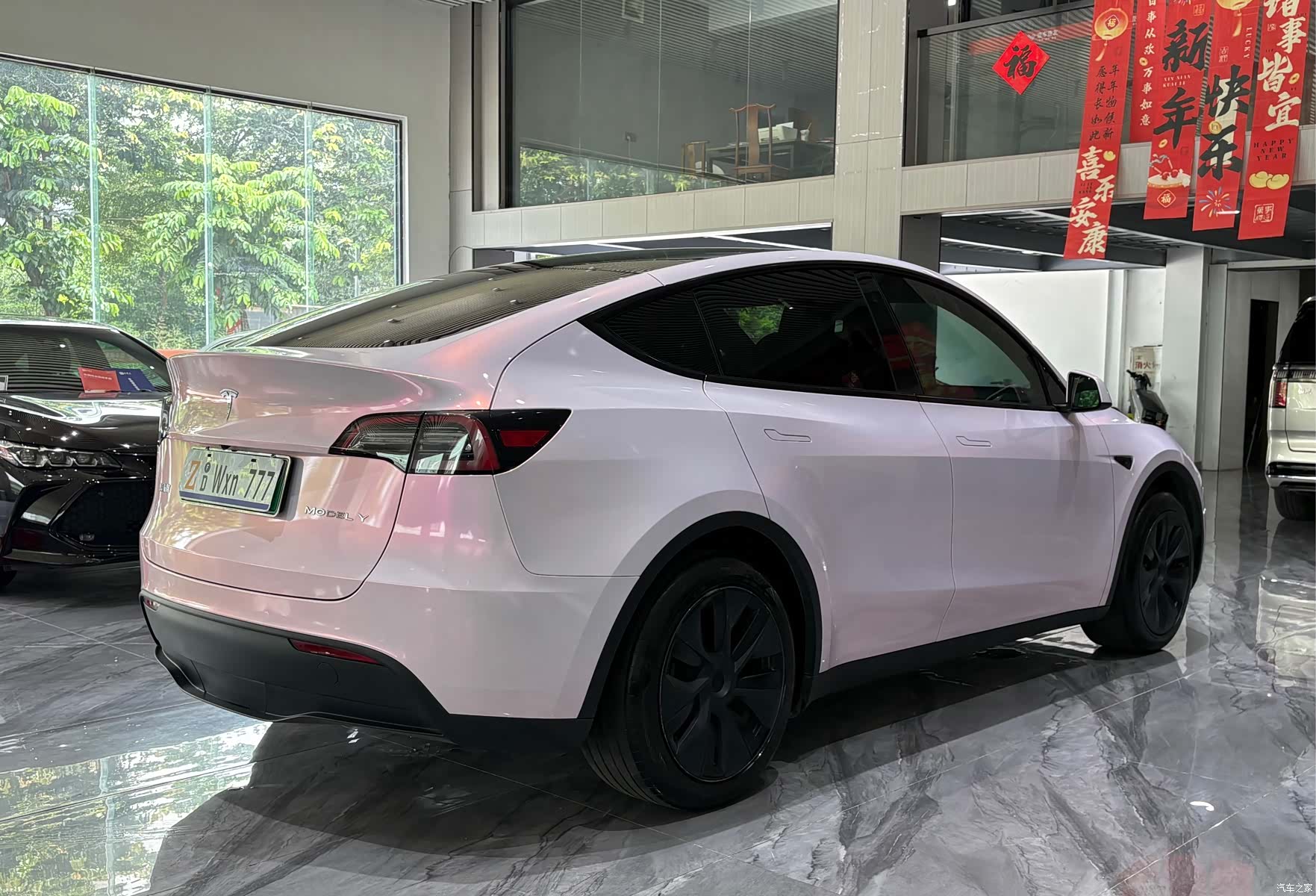 Tesla Model Y, 2023 32